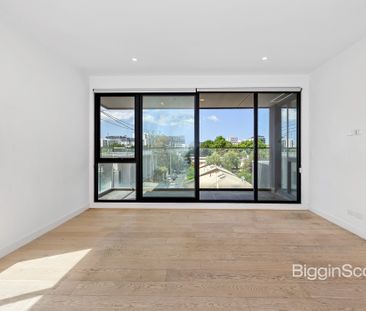 TWO BEDROOMS WITH PRIVATE BALCONY - Photo 1