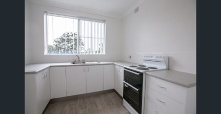 Spacious Two Bedroom Unit - Photo 5