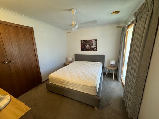 FULLY FURNISHED UNIT NEXT TO CBD - Photo 1