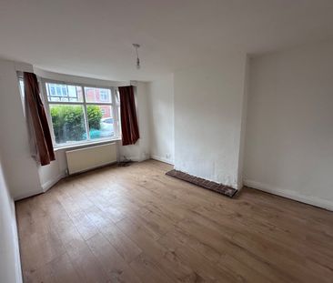 4 Bed Semi-Detached House, Ringwood Crescent, NG8 - Photo 3