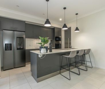 Classy On Clementine! - Photo 4