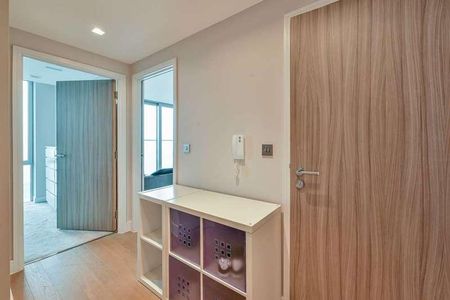 Pan Peninsula, Canary Wharf, E14 - Photo 2