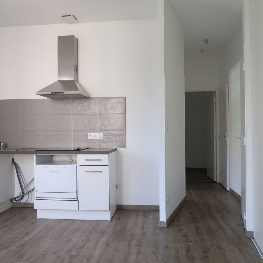 Location Appartement 3 pièces 43m² ST CHAMOND 42400 - Photo 1