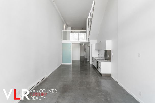 Penthouse in Downtown Vancouver, BC - Photo 1