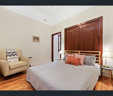 FULLY FURNISHED ! 1 BEDROOM APARTMENT WITH COURTYARD - Photo 1