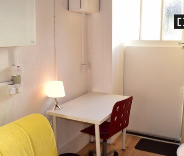 Cozy studio to rent in Blackrock, Dublin - Photo 3