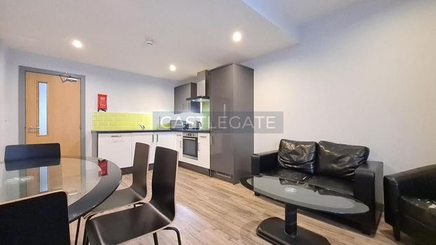 3 bedroom flat share to rent - Photo 1