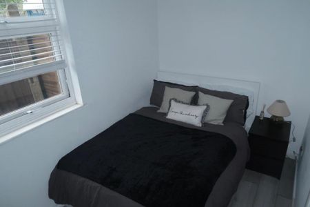 1 Bed Flat, Bow Lane, N12 - Photo 5