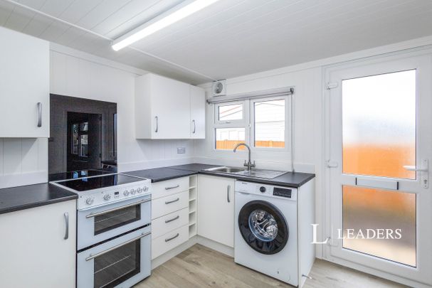 2 bedroom park home to rent Nutbourne Park, Nutbourne - Photo 1