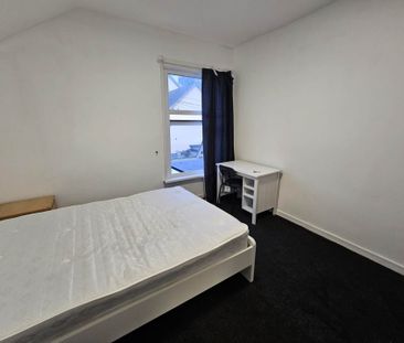 Price £570 pcm - Available Now - Furnished - Photo 6