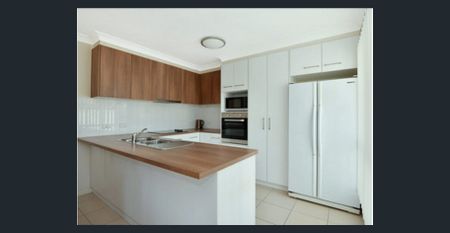 Stunning Two-Bedroom Unit in Prime Location! - Photo 5