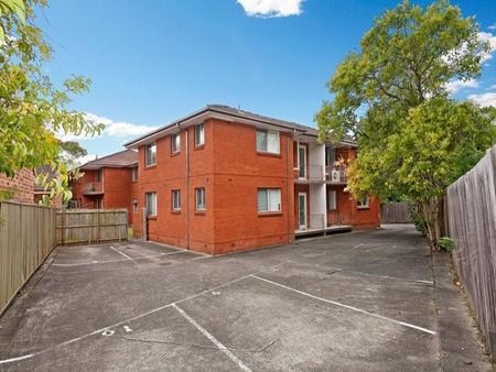 Renovated Two Bedroom Apartment - Photo 5