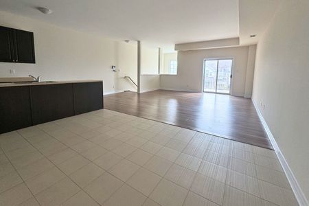 For Lease - 15 Rosswell Drive Unit# 11, Clarington, Ontario - Photo 3