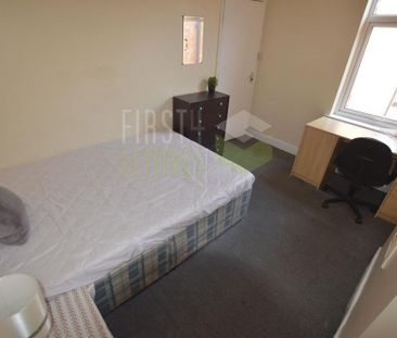 4 bedroom terraced house to rent - Photo 5