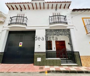 Alquiler de chalet adosado en Centro - Photo 4