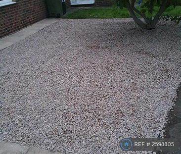 3 bedroom semi-detached house to rent - Photo 6