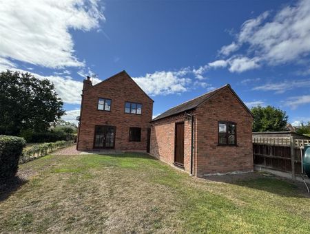 4 bedroom detached house to rent - Photo 5