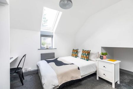 3 bedroom flat to rent - Photo 3