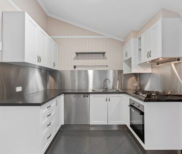 Charming Family Home In Annerley - Photo 5