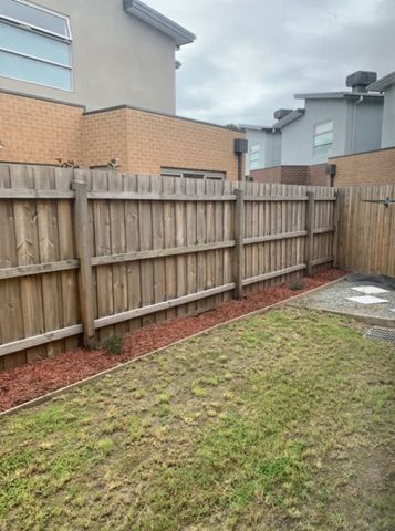 10/365 Pound Road, Hampton Park VIC - Photo 2