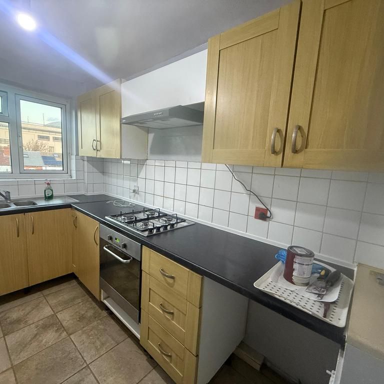 2 bedroom flat to rent - Photo 1
