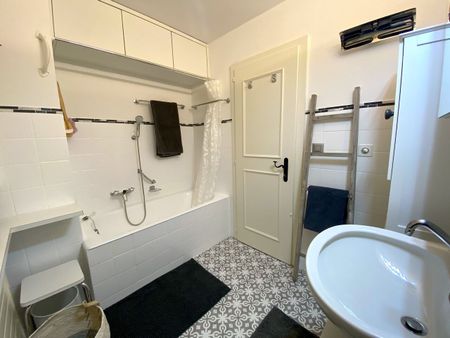 Location à l'année joli studio rénové: centre de Crans-Montana - Photo 4