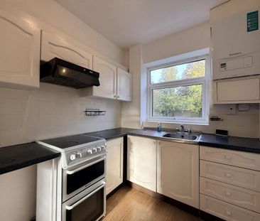 3 bedroom semi-detached house to rent - Photo 6