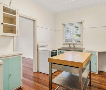 Charming Coastal Cottage in Prime Margate Location - Photo 4