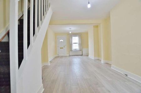 Chalvey Grove, SL1 - Photo 2