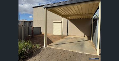 4 Bedroom Townhouse in Secure Complex - Photo 3