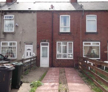 2 bed Terraced - To Let - Photo 4