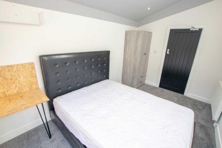 5 bedroom townhouse to rent - Photo 4