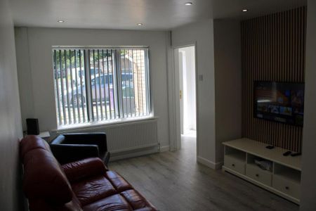 4 bedroom house to rent - Photo 2