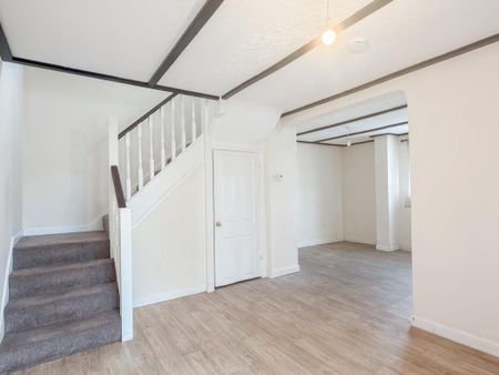 2 bedroom semi-detached house to rent - Photo 2