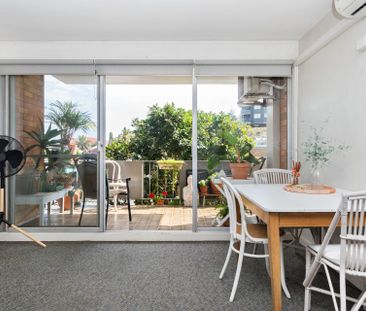 Spacious unit with beautiful views - Photo 4