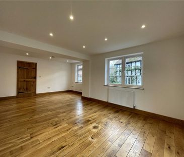 4 bedroom detached house to rent - Photo 1