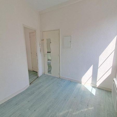 Location Appartement 1 pièce 16m² NANTES 44000 - Photo 3