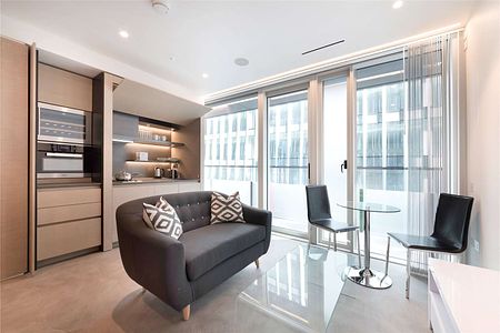 Beautiful studio apartment with balcony in The Nova Building, boasting exceptional facilities including a gym, cinema, pavilion lounge, roof terrace and meeting room. - Photo 3