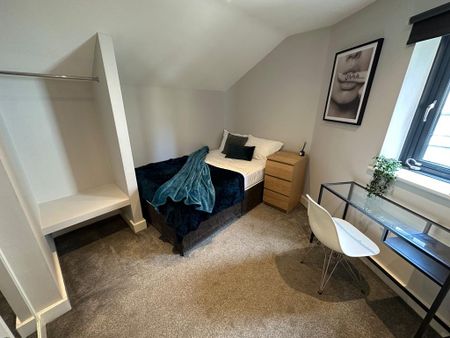 6 bedroom semi-detached house to rent - Photo 4