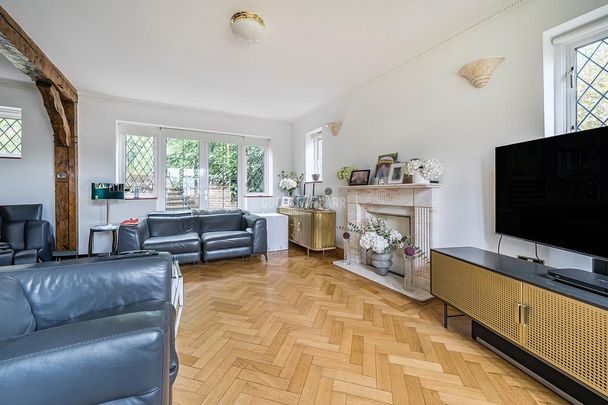 5 bedroom detached house to rent - Photo 1