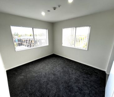 RARE MODERN PENTHOUSE - SPACIOUS & CENTRAL - Photo 2