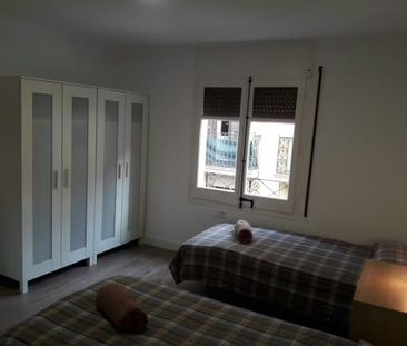 Carrer de Berga, Barcelona, Catalonia 08012 - Photo 6