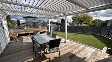 Modern 4-Bedroom Home in Tamatea - Photo 4