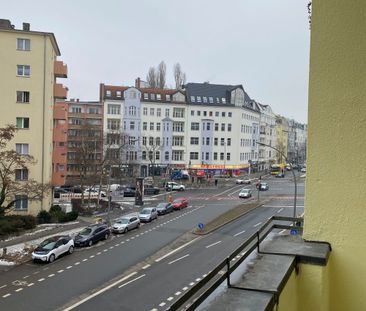 Charmante Altbauwohnung mit Einbauküche und Balkon in der Uhlandstraße - Foto 6