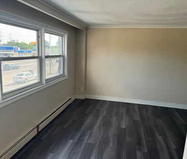 For Lease - 3828 A Bloor Street, Toronto, Ontario - Photo 5