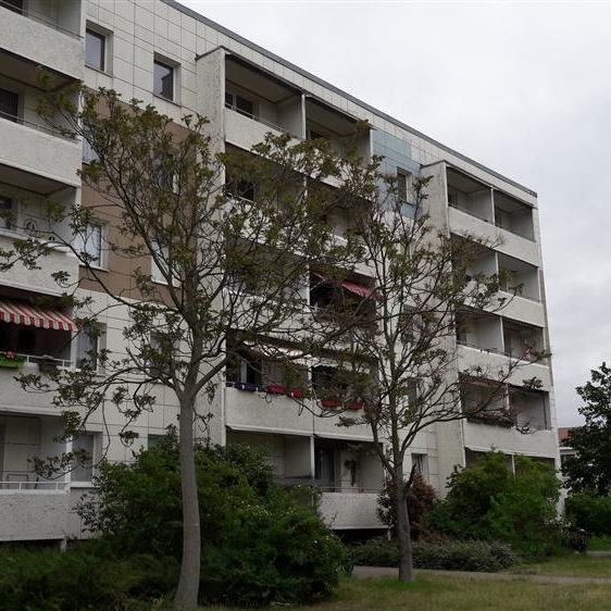 ab 01.07.2025 Drei Zimmer, Balkon - Photo 1