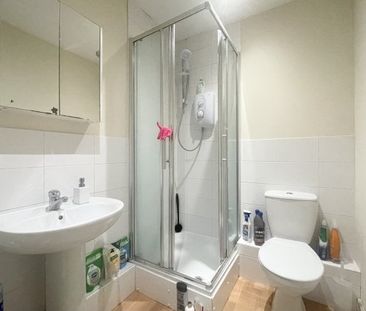 Pettacre Close, SE28 - Photo 1