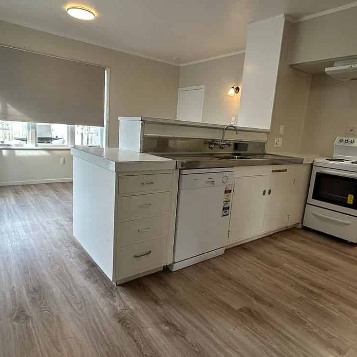 Spacious Home with Parkings - Photo 1