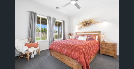 Charming Family Home in Quiet Cul-de-Sac - Photo 3