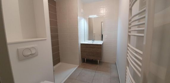 Location Appartement 2 pièces 43m² BASSENS 73000 - Photo 2